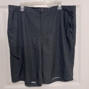 Mens hybrid shorts, gray